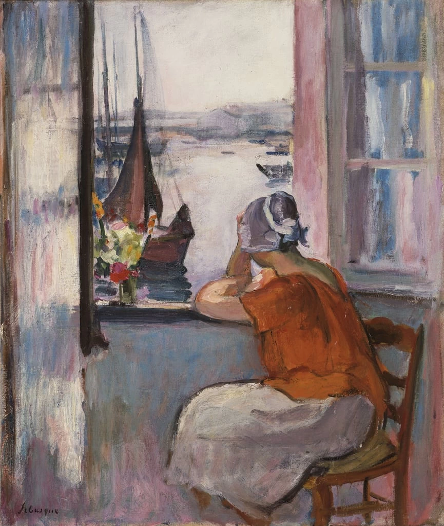 Giovane ragazza alla finestra di fronte all'isola di Yeu